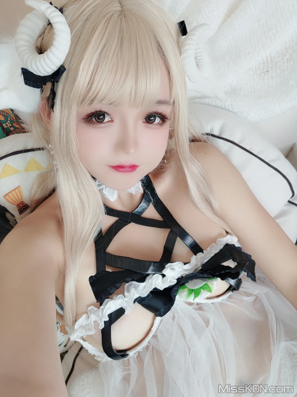 Coser@日奈娇: 白小绵羊 (70 ảnh)