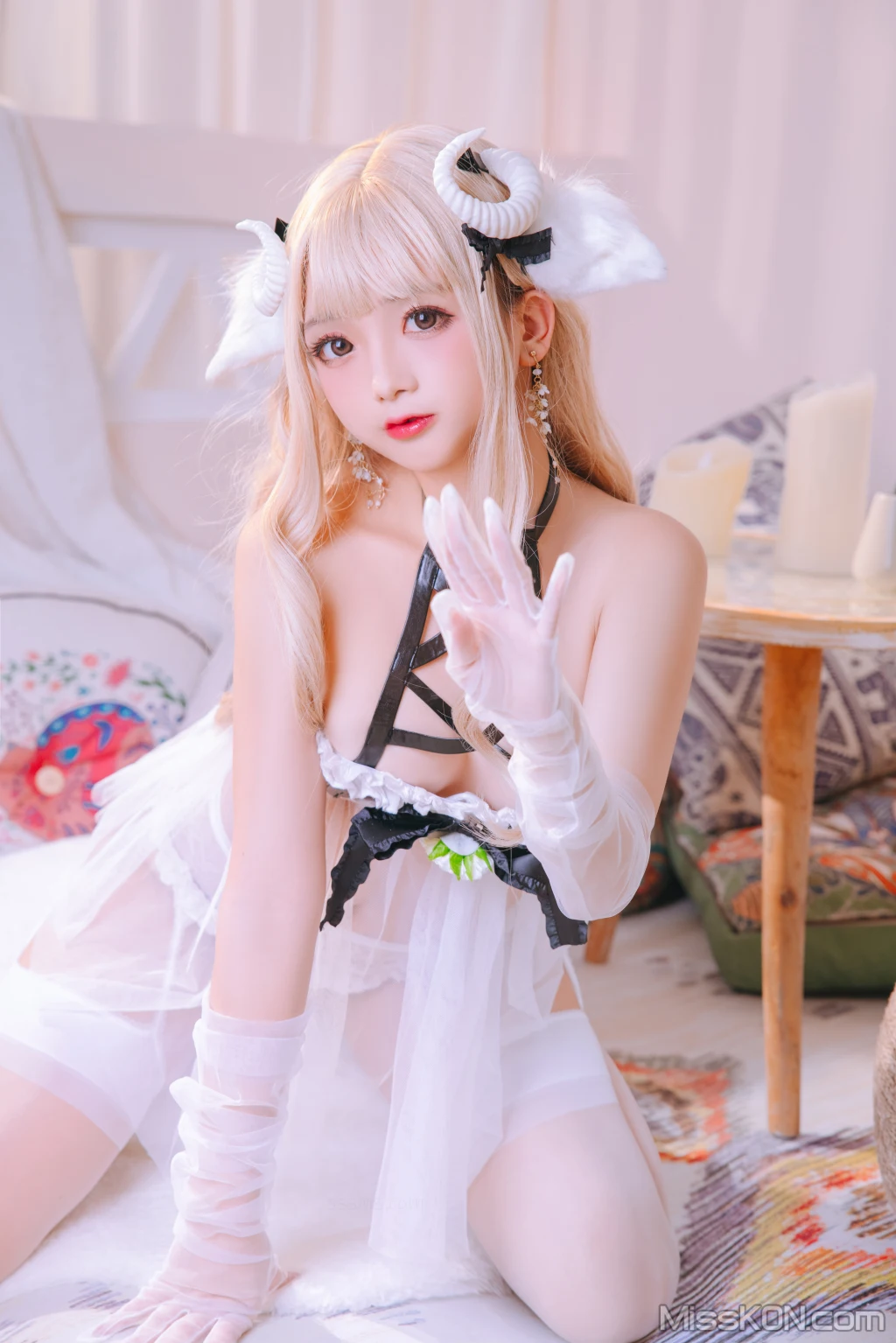 Coser@日奈娇: 白小绵羊 (70 ảnh)