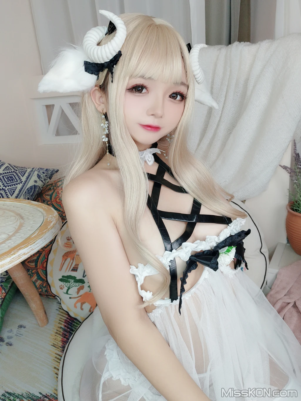 Coser@日奈娇: 白小绵羊 (70 ảnh)