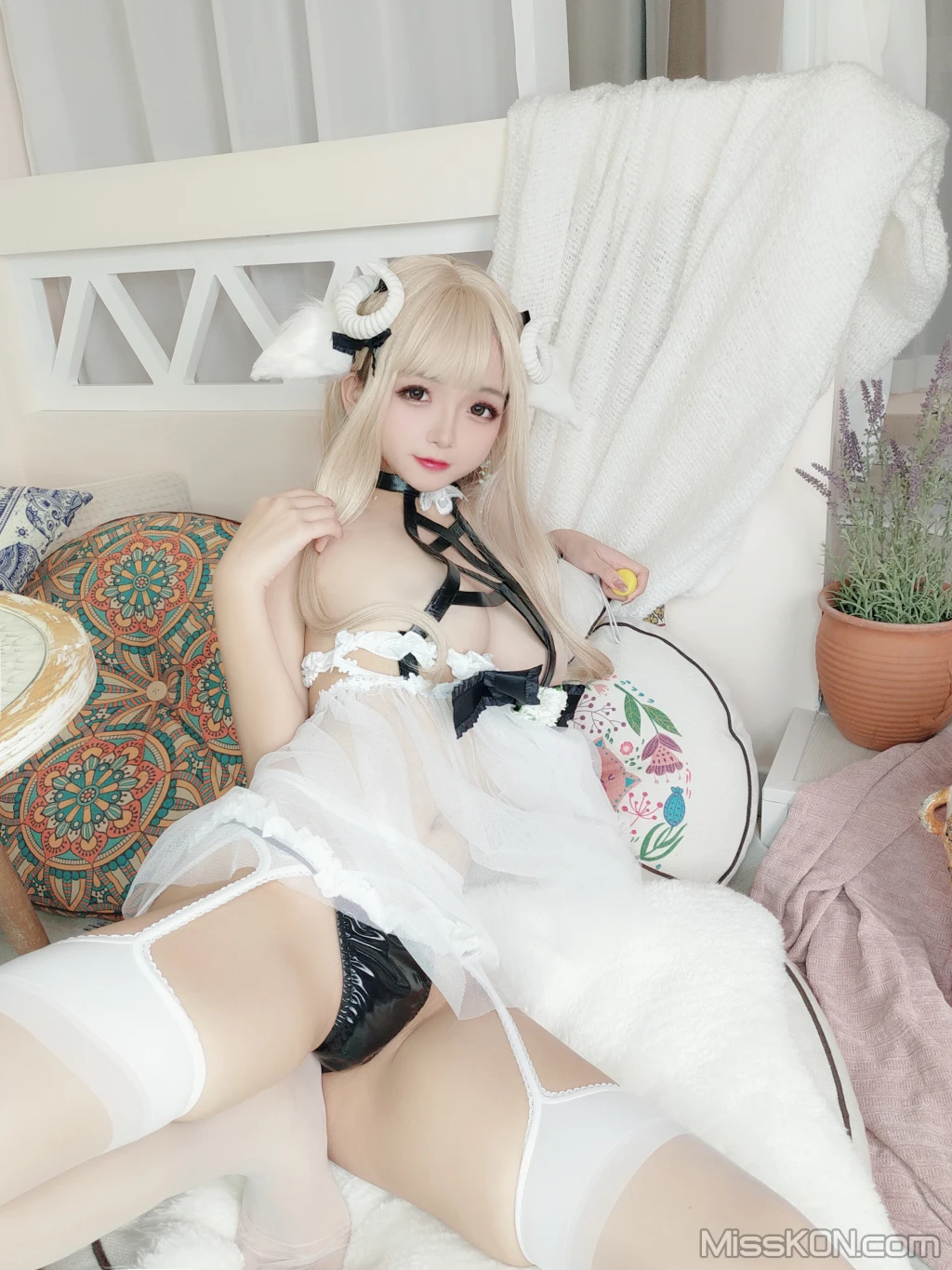 Coser@日奈娇: 白小绵羊 (70 ảnh)