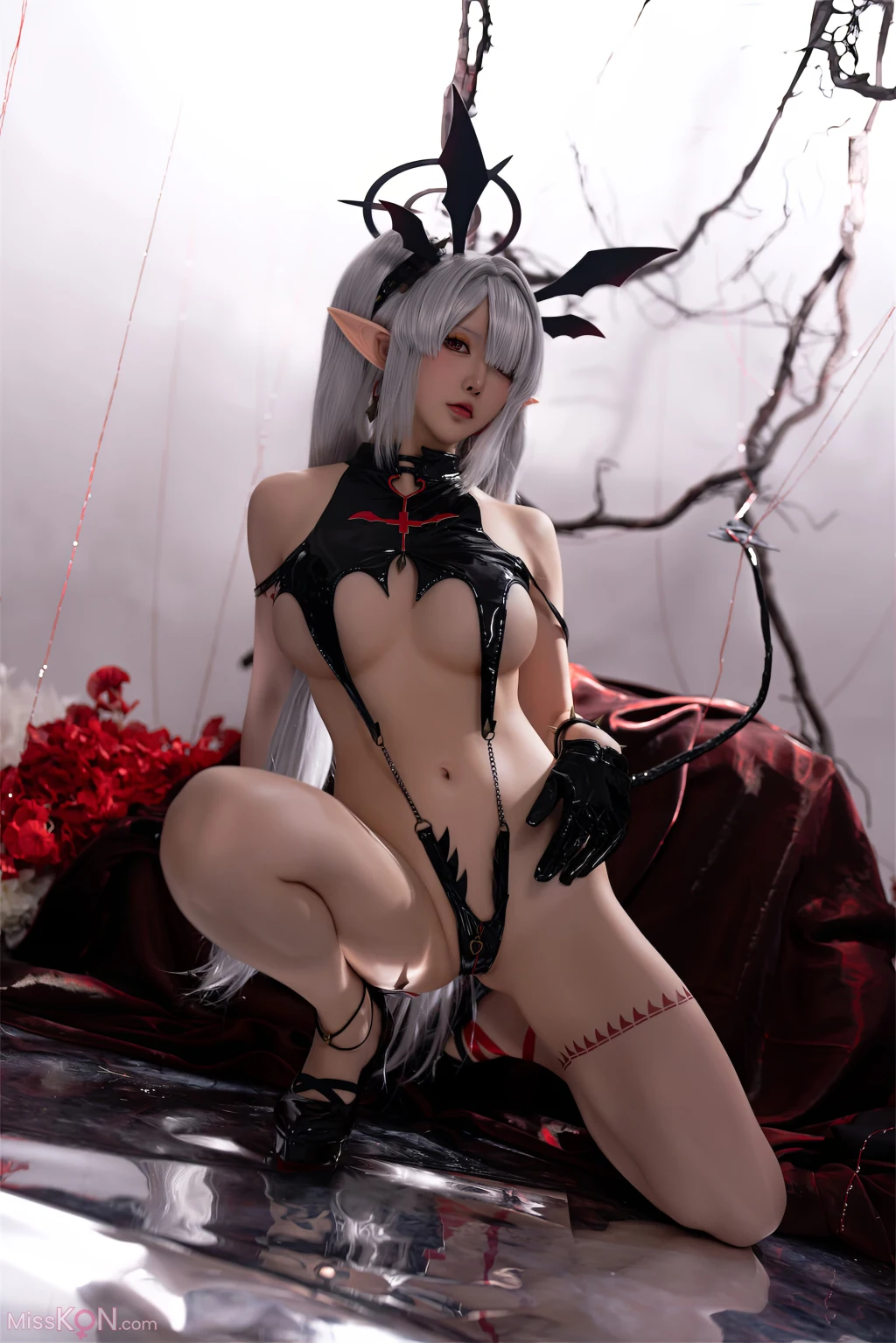 Coser@星之迟迟Hoshilily: 碧蓝档案 银镜伊织 (58 ảnh)