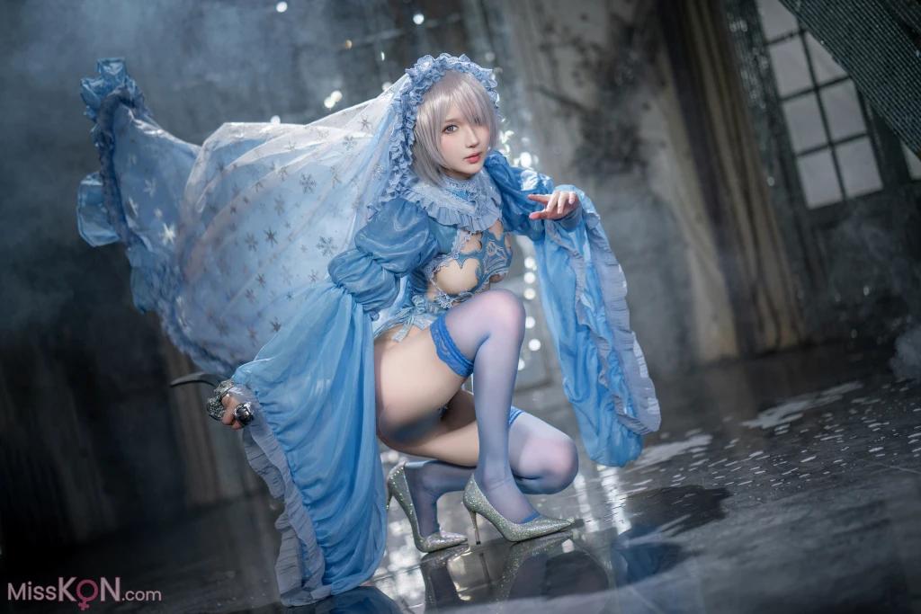 Coser@阿包也是兔娘: 冰雪2B (42 photos)