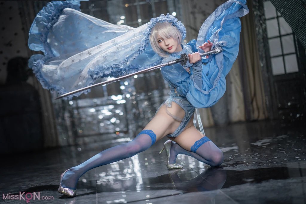 Coser@阿包也是兔娘: 冰雪2B (42 photos)