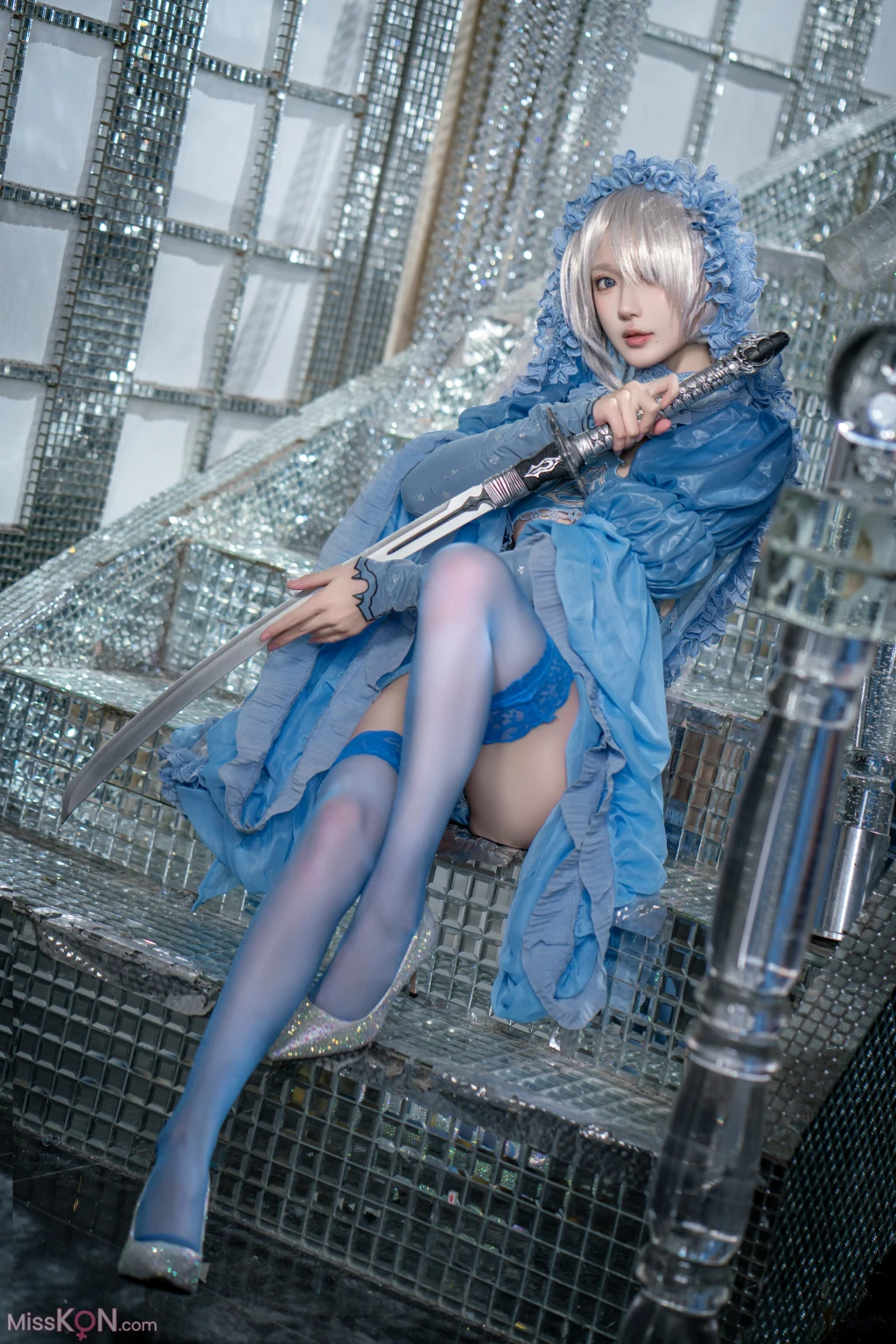 Coser@阿包也是兔娘: 冰雪2B (42 photos)