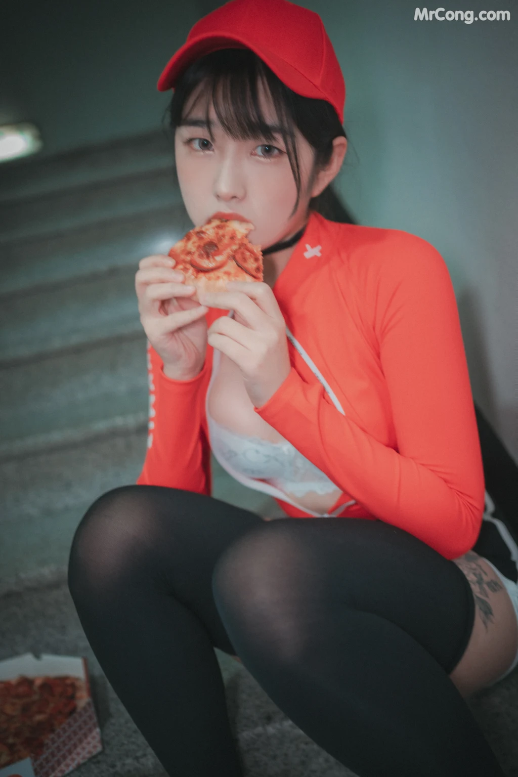 DJAWA Photo - Sonson (손손): "Pizza Girl" (71 photos) photo 1-6