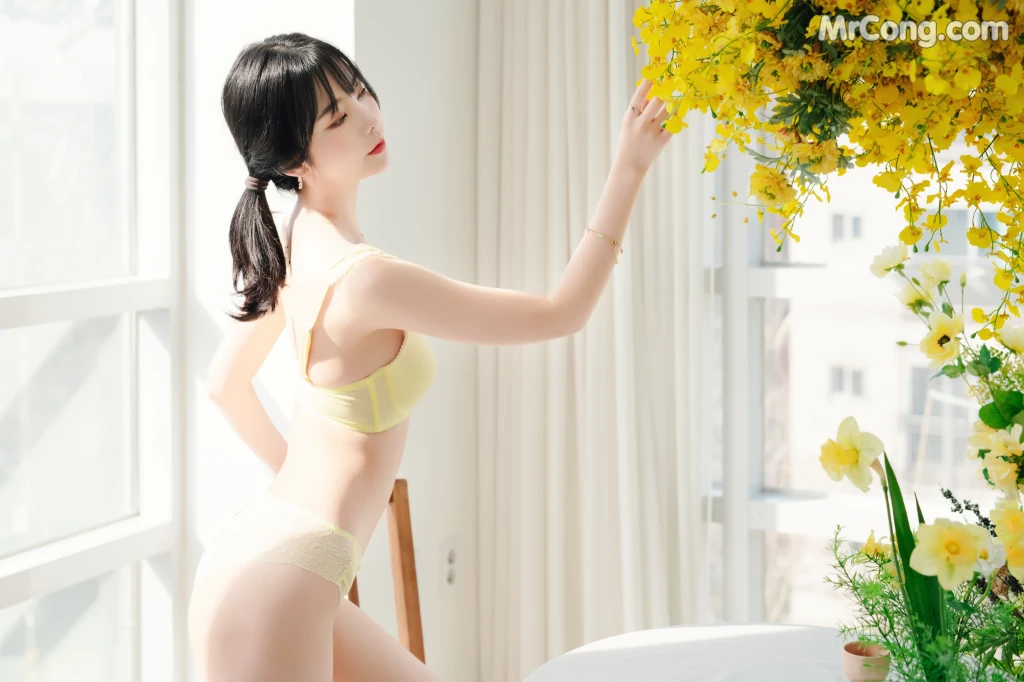 [Patreon] Yuna (유나): Flowers (26 photos) photo 1-1