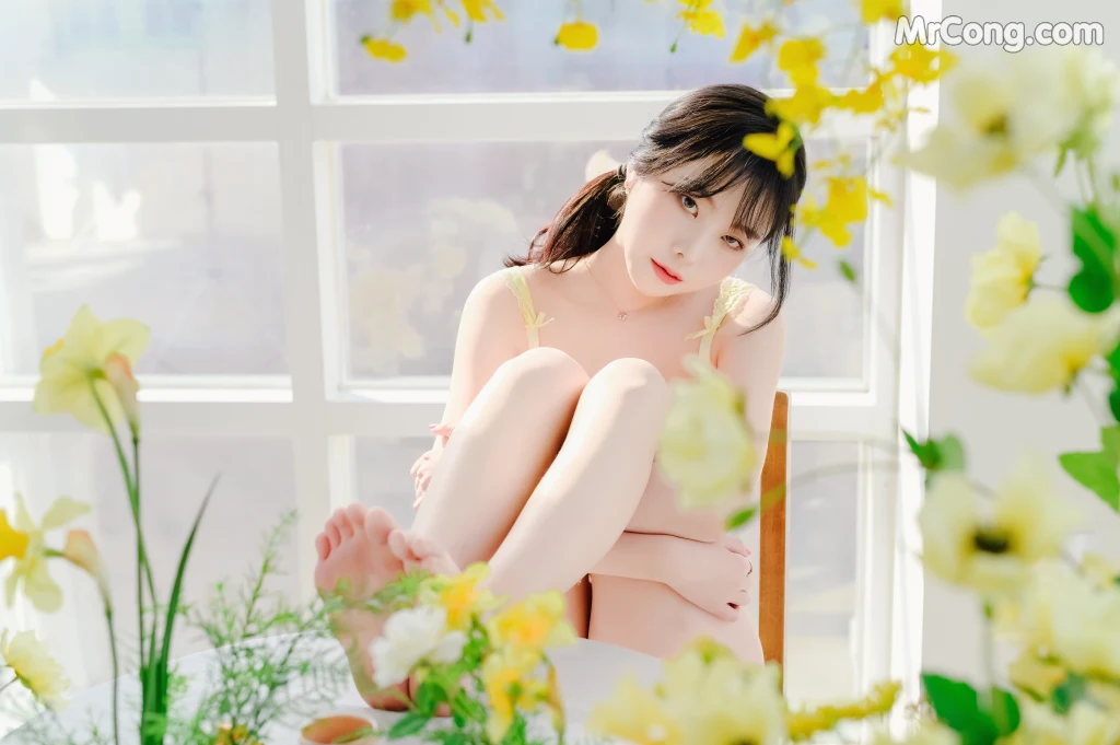 [Patreon] Yuna (유나): Flowers (26 photos) photo 1-4