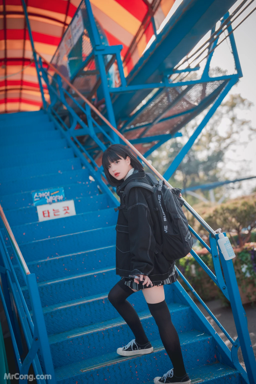 DJAWA Photo - Jeong Jenny (정제니): "Theme Park Girl" (162 photos) photo 2-9