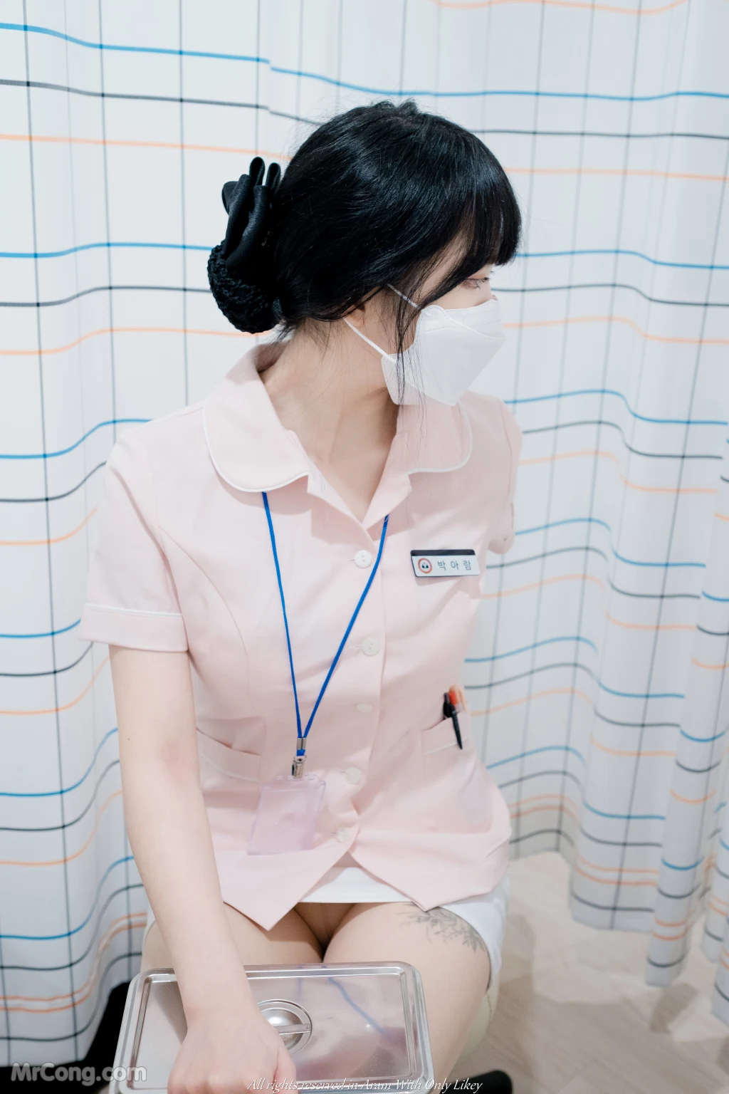 [LIKEY] Aram (아람): A Urologist Nurse (55 photos) photo 1-2