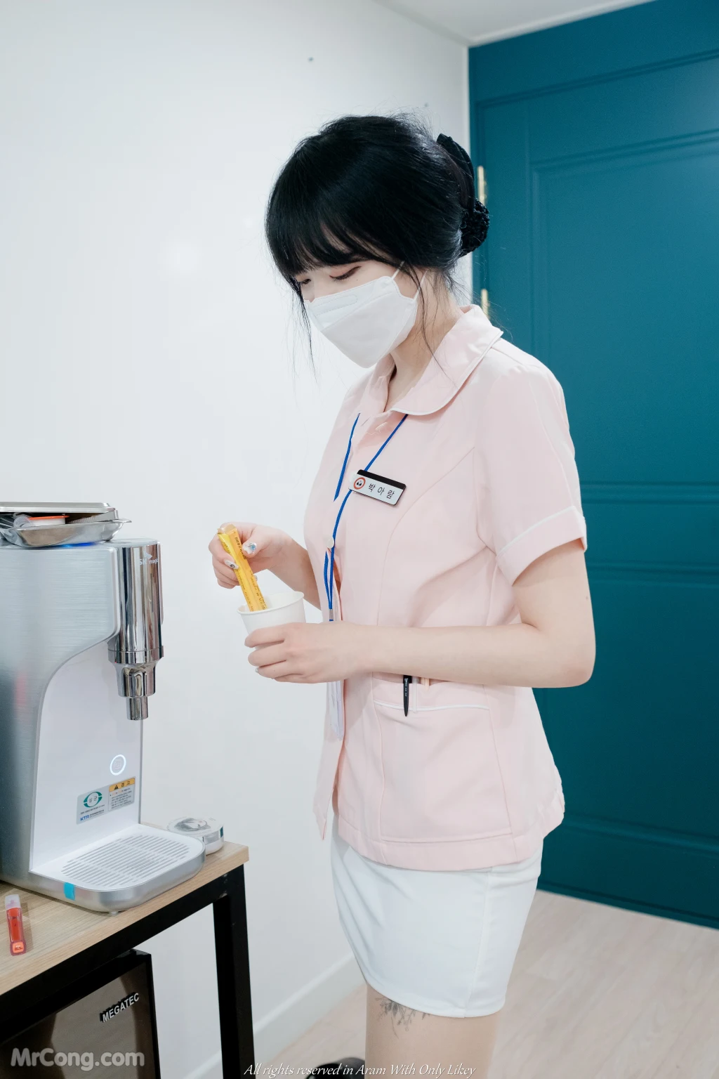 [LIKEY] Aram (아람): A Urologist Nurse (55 photos) photo 1-19