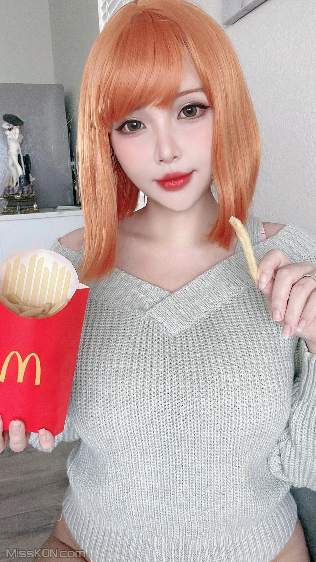 Coser@Hana Bunny: McDonald’s Mommy (17 photos)  photo 1-13