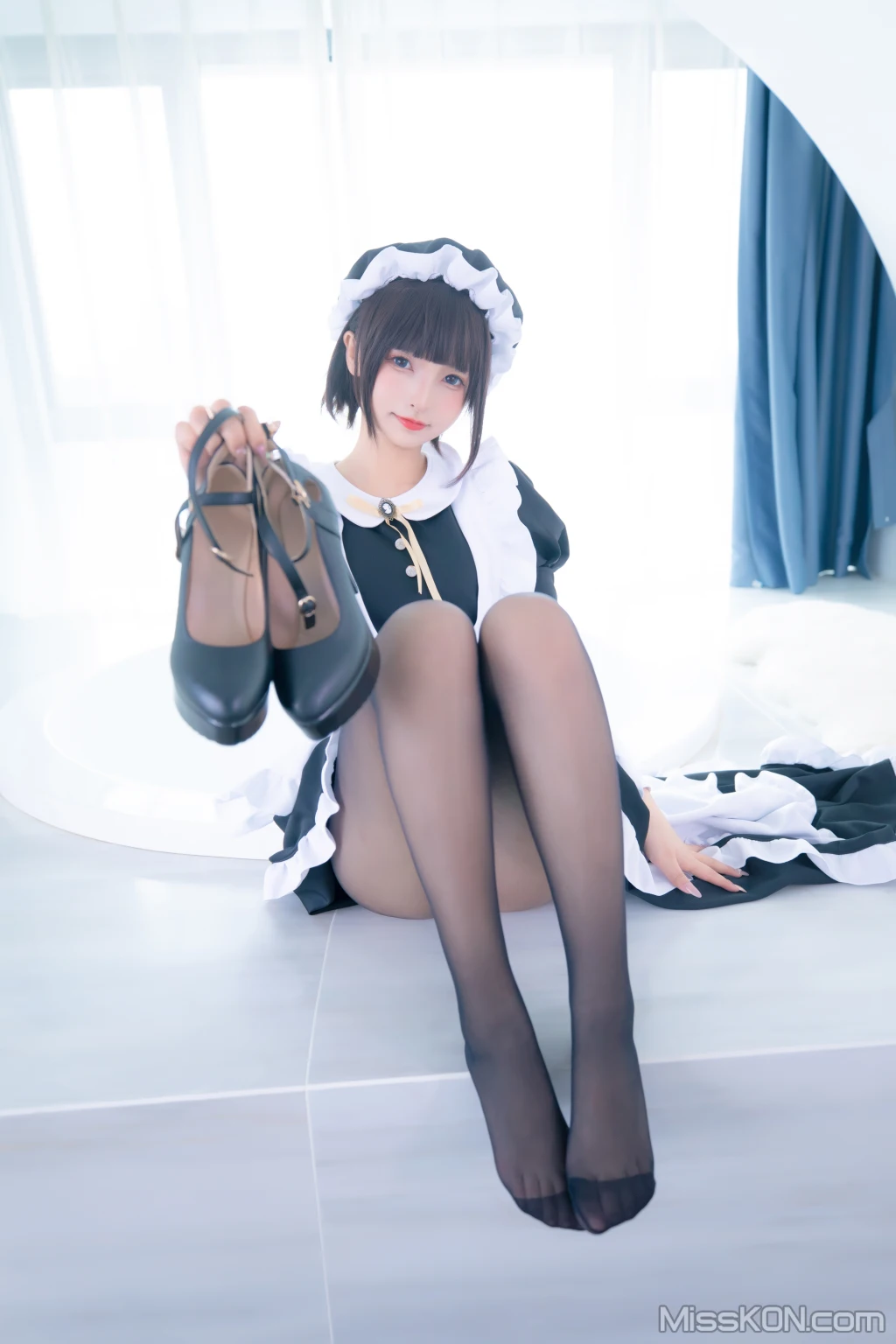 Coser@神楽坂真冬 Vol.086: 绝对企画-女仆主题《愛のラビリンス2》 (150 ảnh )