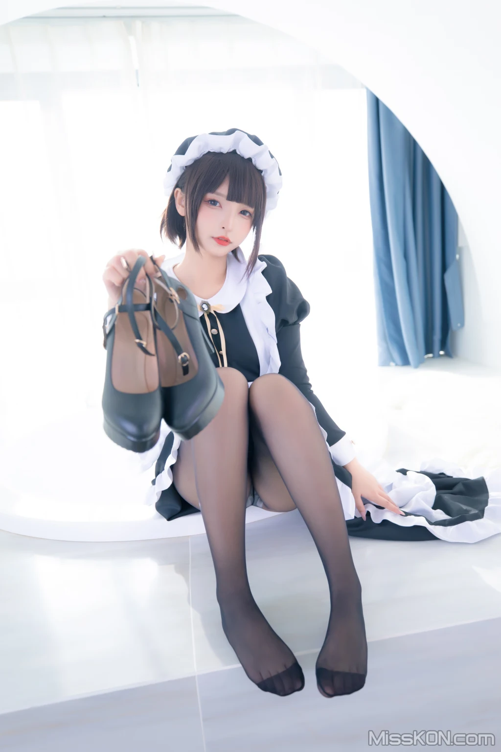 Coser@神楽坂真冬 Vol.086: 绝对企画-女仆主题《愛のラビリンス2》 (150 ảnh )