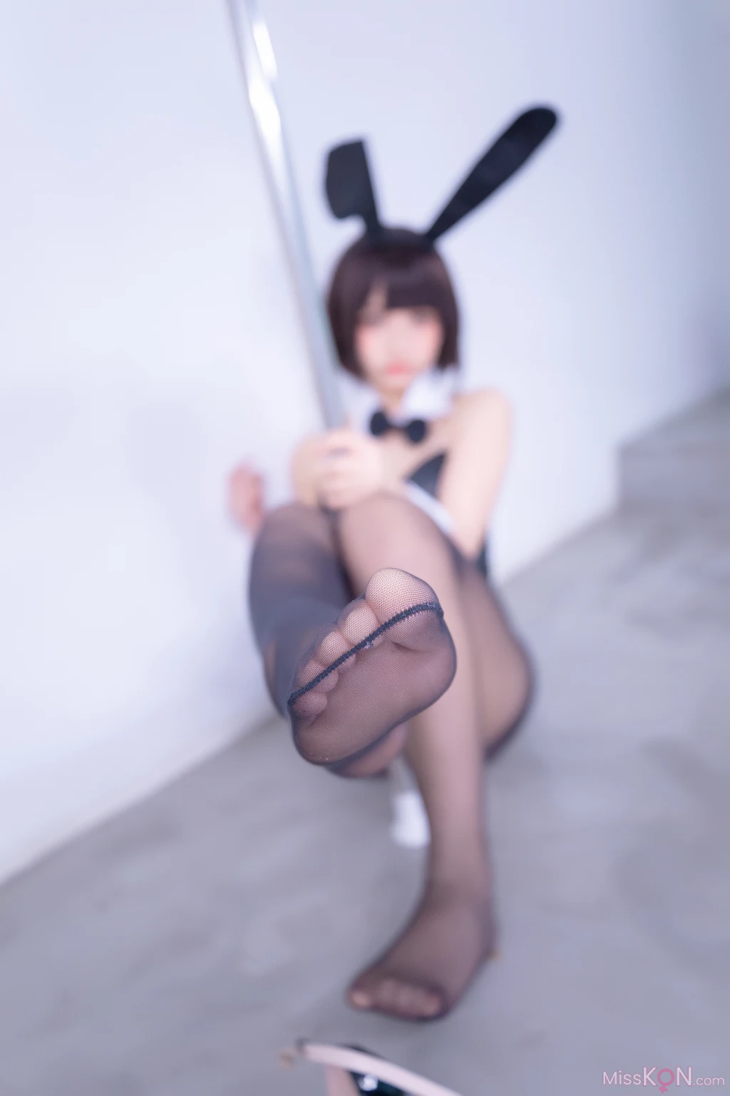 Coser@神楽坂真冬 Vol.089: 绝对企画-兔女郎与钢管《バニーバブル》 (150 ảnh )