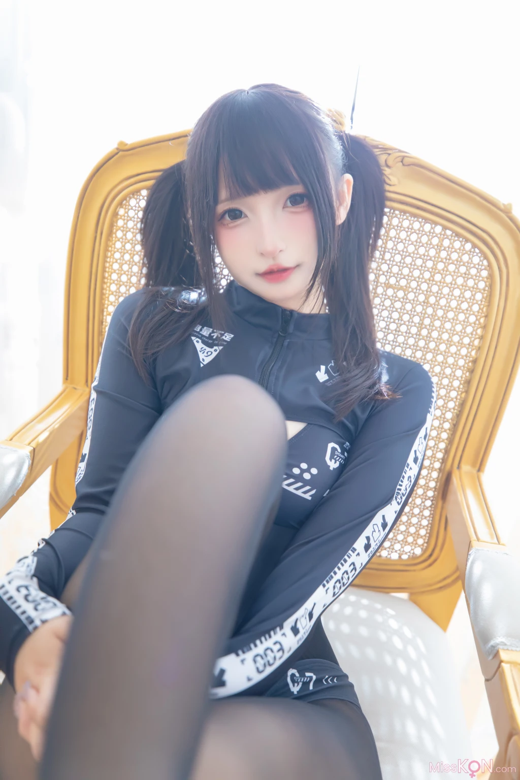 Coser@神楽坂真冬 Vol.197: 电量不足 (75 ảnh )