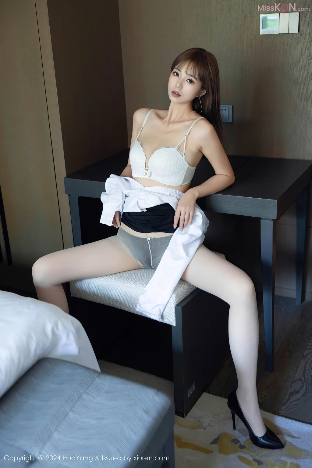 HuaYang Vol.604: 宋-kiki (76 photos)