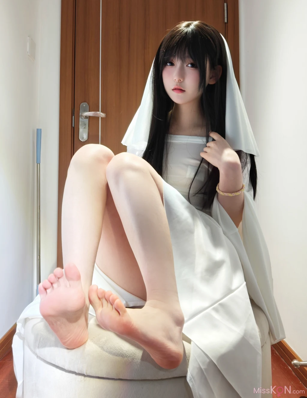 Coser@发条少女 (迷之呆梨): 2024年10月fantia会员订阅合集(8套） (141 photos )