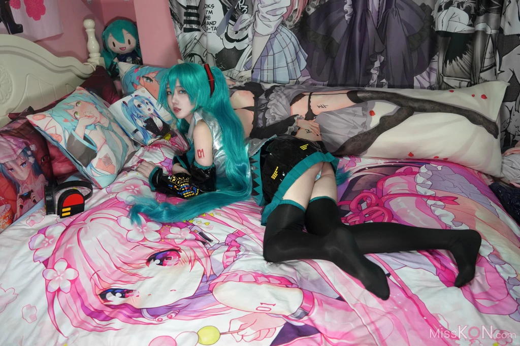 Coser@絞肉姬Walküre: Miku (50 photos)