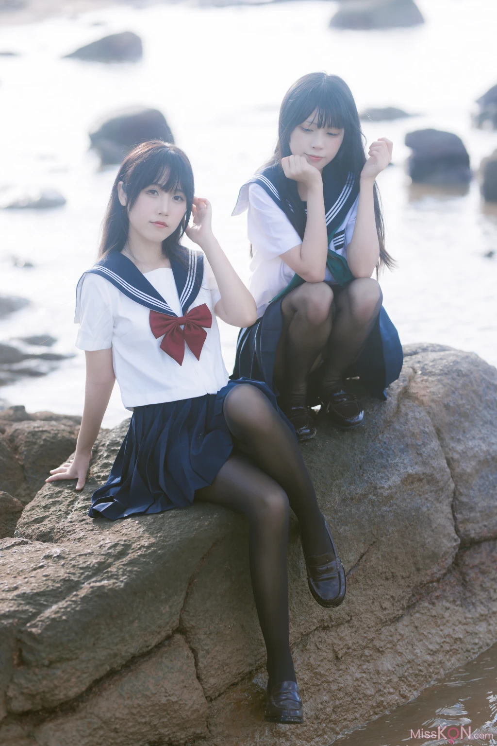 Coser@不呆猫 &amp; 三無人型: 水手服百合黑丝 (51 photos )