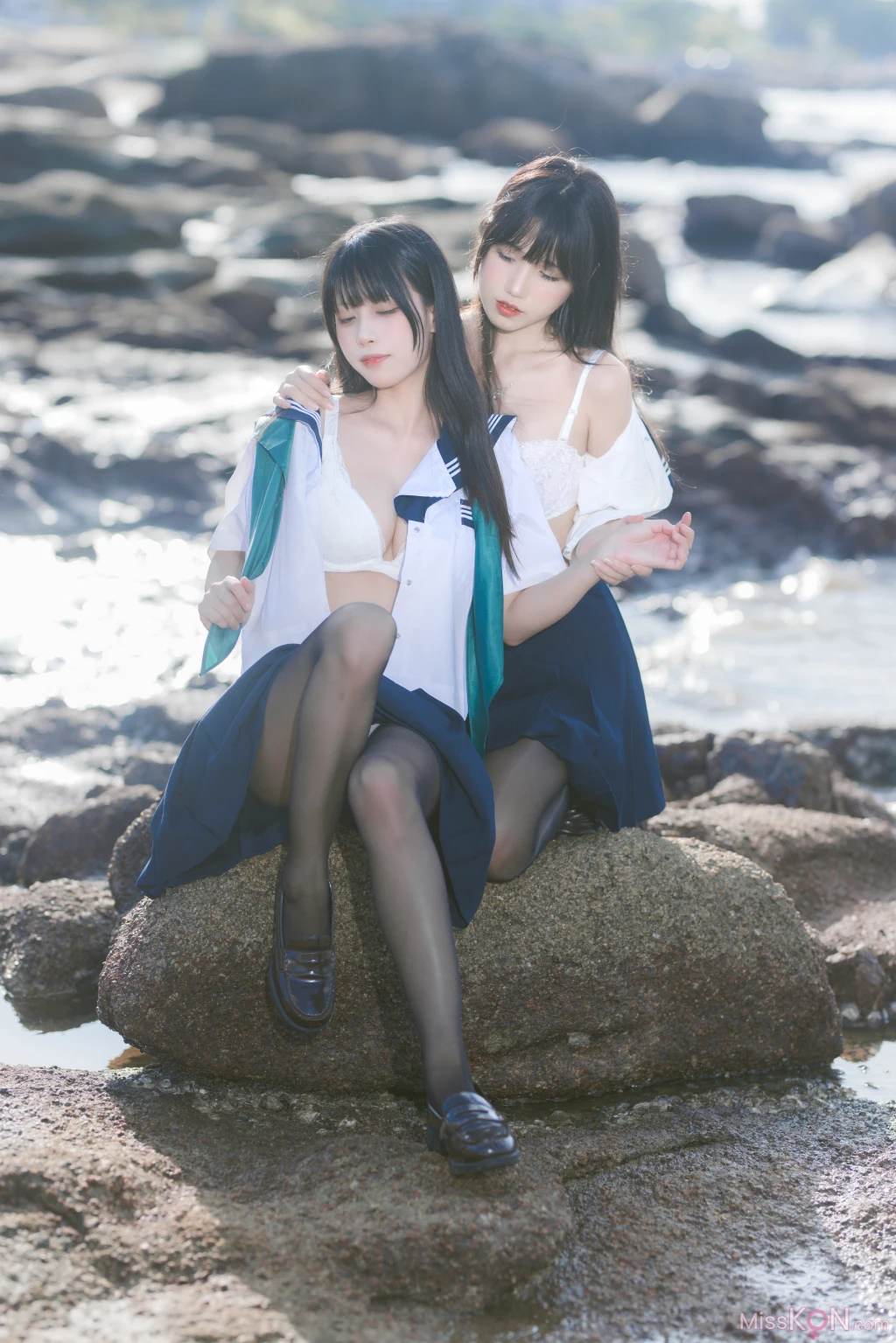 Coser@不呆猫 &amp; 三無人型: 水手服百合黑丝 (51 photos )