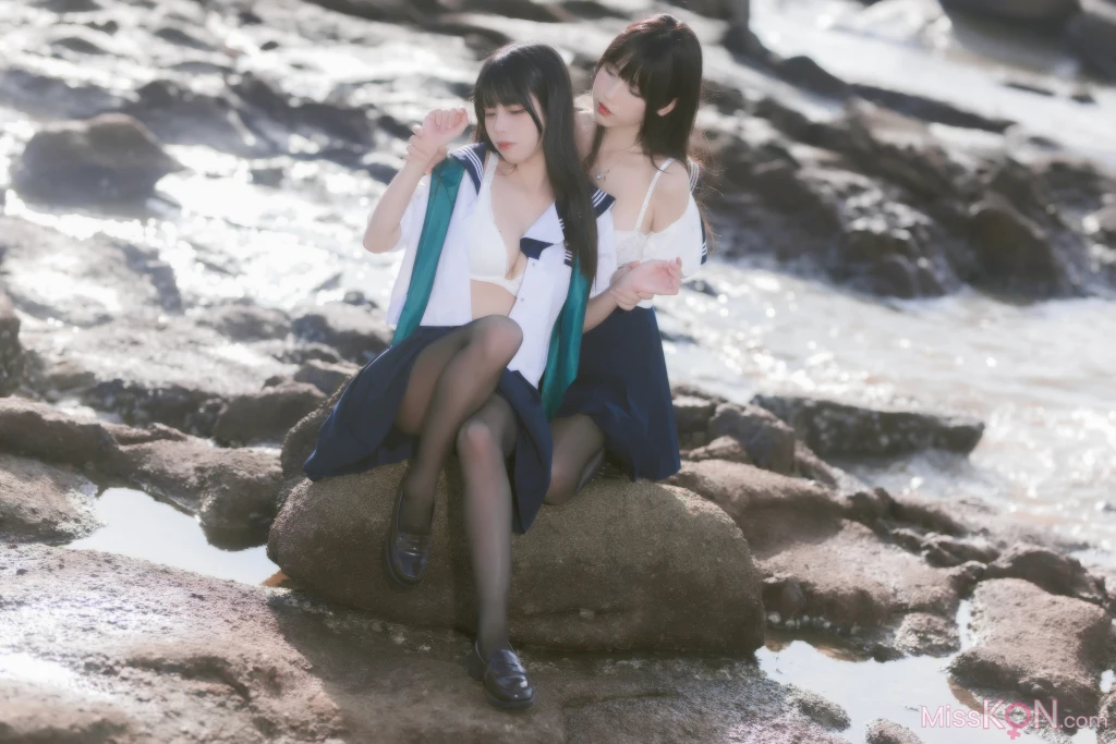 Coser@不呆猫 &amp; 三無人型: 水手服百合黑丝 (51 photos )