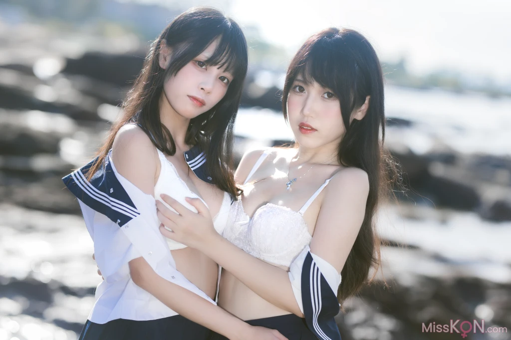 Coser@不呆猫 &amp; 三無人型: 水手服百合黑丝 (51 photos )