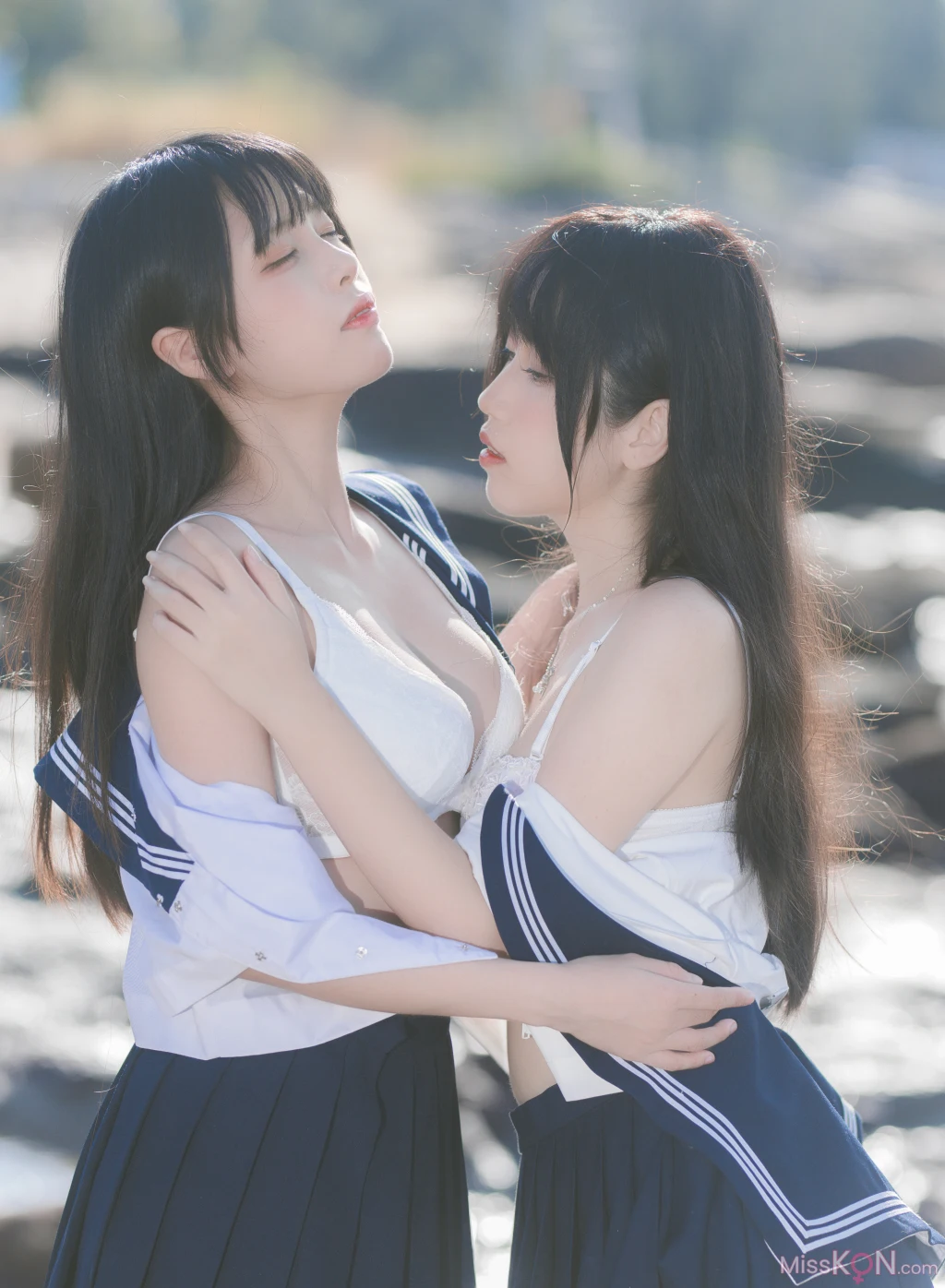 Coser@不呆猫 &amp; 三無人型: 水手服百合黑丝 (51 photos )